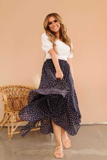 THE MOONLIGHT FLORAL MIDI SKIRT IN NAVY