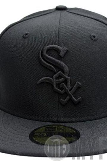 CHICAGO WHITE SOX BLACKOUT CLASSIC NEW ERA 59FIFTY FITTED HAT CAP