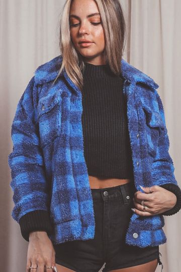 beach riot: sherpa jacket - cornflower