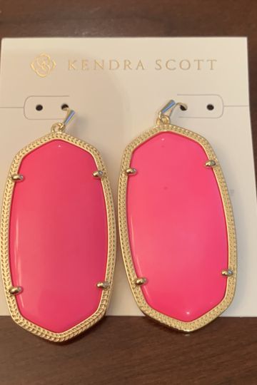 Kendra Scott Danielle Gold Earrings in Neon Pink