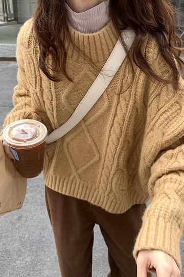[Korean Style] Cropped Cable Knit Chunky Sweater