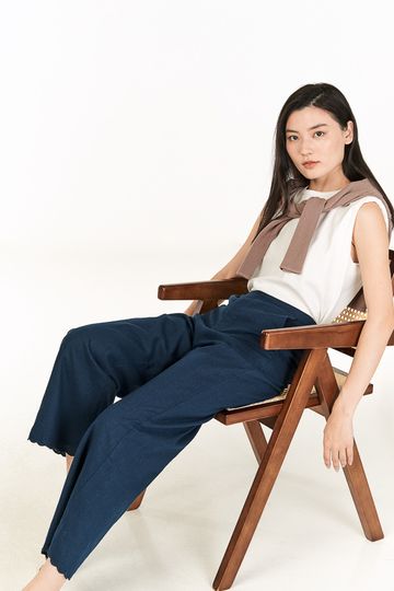 Cass Scallop Hem Pants in Navy
