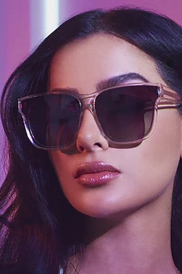 X Sssniperwolf 001 Sunglasses in Clear/Grey Gradient
