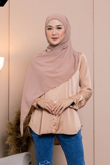 [MEMBER'S PRICE RM79] Alice Button Top (Beige)